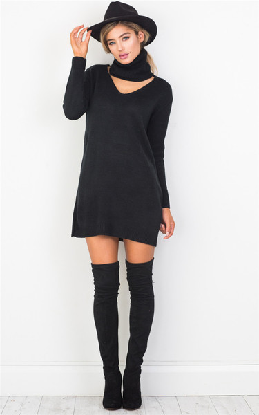 Κομψό μακρύ γυναικείο πουλόβερ  με V-λαιμόκοψη και διακοσμητικό μαντήλι