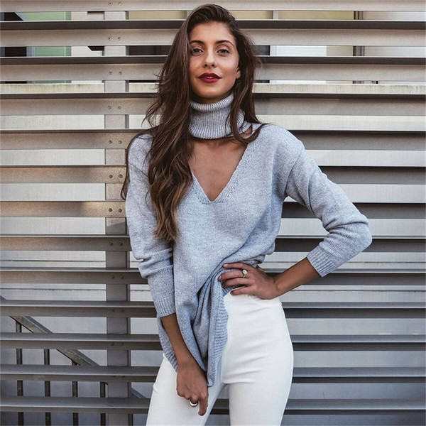 Κομψό μακρύ γυναικείο πουλόβερ  με V-λαιμόκοψη και διακοσμητικό μαντήλι