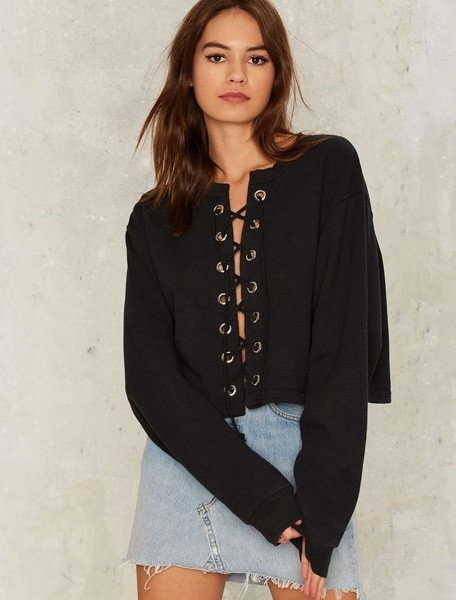 Σέξυ γυναικεία μπλούζα - σύντομη με συνδέσμους στο λαιμόκοψη