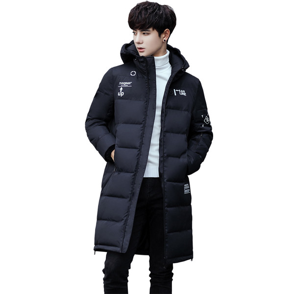 Μακρύ χειμωνιάτικο ανδρικό μπουφάν με έγχρωμη επιγραφή και με κουκούλα