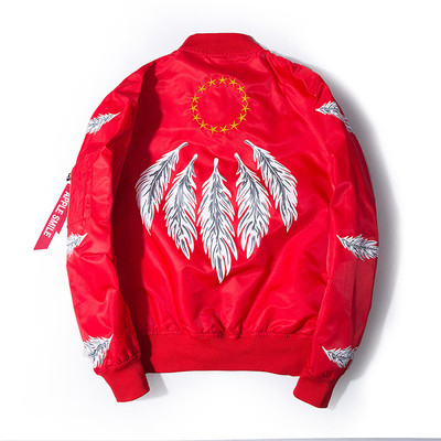 Ένα μοντέρνο ανδρικό μπουφάν με εφαρμογές και σε πολλά χρώματα