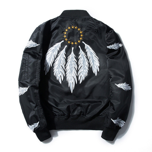 Ένα μοντέρνο ανδρικό μπουφάν με εφαρμογές και σε πολλά χρώματα