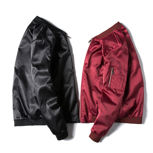 Κομψό ανδρικό μπουφάν σε κόκκινο και μαύρο χρώμα