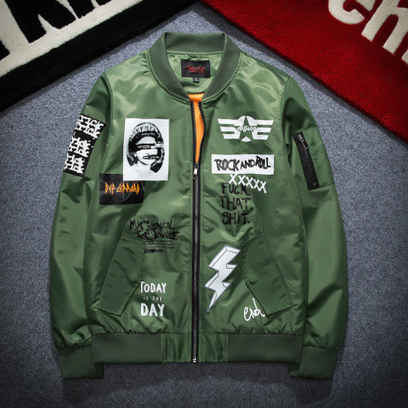 Κομψό ανδρικό μπουφάν για το  φθινόπωρο με μαύρες και πράσινες εφαρμογές