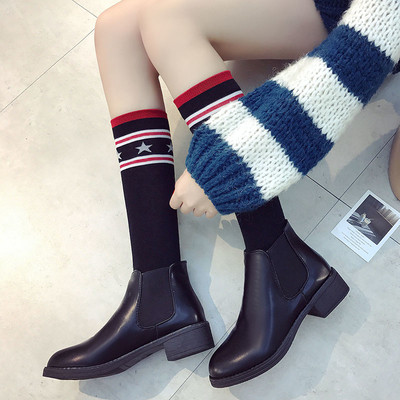 Ενδιαφέρουσες γυναικείες μπότες με ανθεκτικά πέλματα κατάλληλα για την καθημερινή ζωή