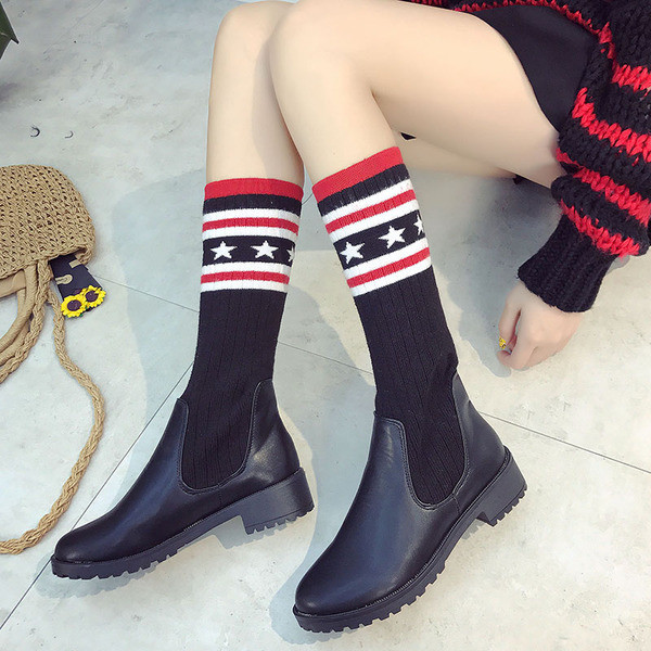 Ενδιαφέρουσες  γυναικείες μπότες  με ανθεκτικά πέλματα κατάλληλα για την  καθημερινή ζωή