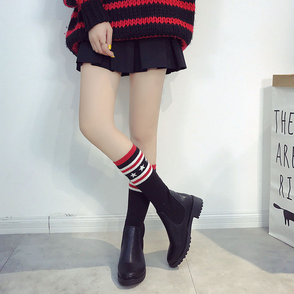 Ενδιαφέρουσες  γυναικείες μπότες  με ανθεκτικά πέλματα κατάλληλα για την  καθημερινή ζωή