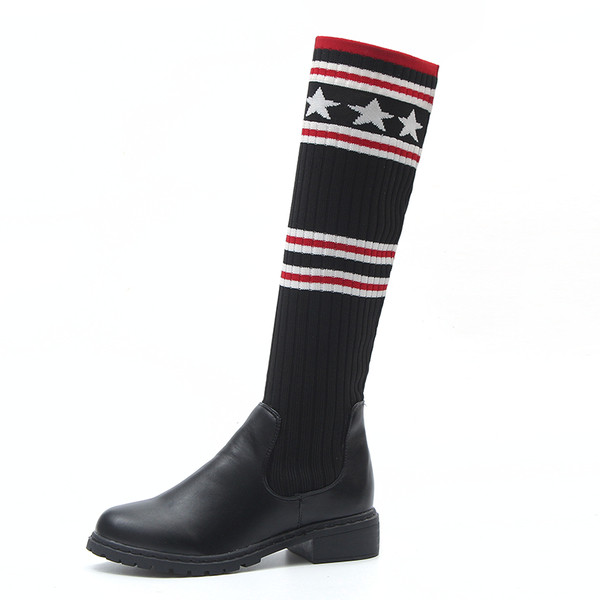 Ενδιαφέρουσες  γυναικείες μπότες  με ανθεκτικά πέλματα κατάλληλα για την  καθημερινή ζωή