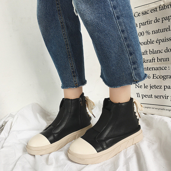 Спортни дамски боти с връзки в черен цвят