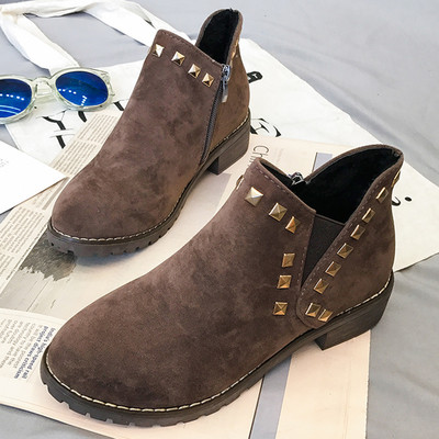 Κομψές γυναικείες μπότες με ελαφρό τακούνι σε τρία χρώματα