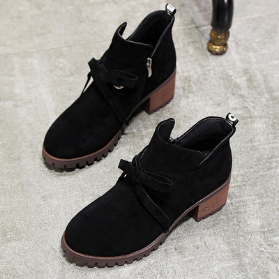 Дамски боти с панделка и дебел ток в кафяв и черен цвят