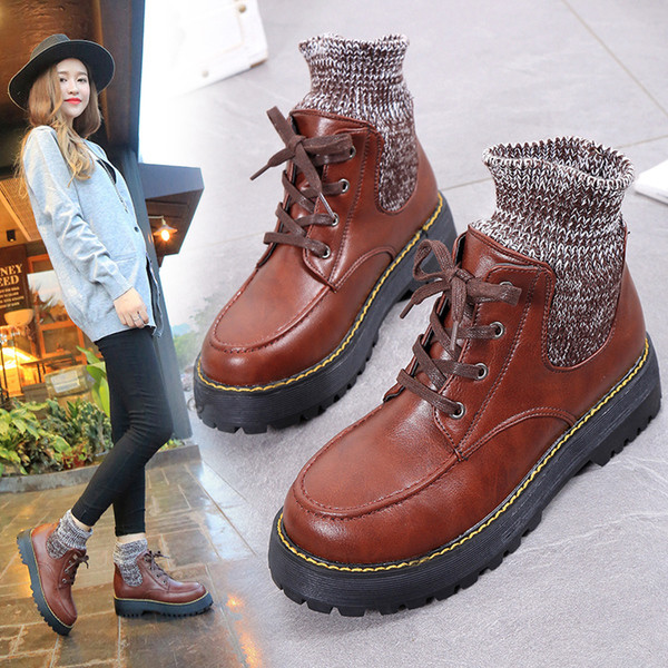 Γυναικείες μπότες σε δύο χρώματα με ανθεκτική σόλα