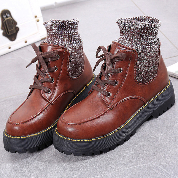 Γυναικείες μπότες σε δύο χρώματα με ανθεκτική σόλα