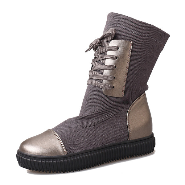 Αθλητικές κομψές γυναικείες  μπότες με κορδόνια και επίπεδη σόλα κατάλληλες για την καθημερινή ζωή