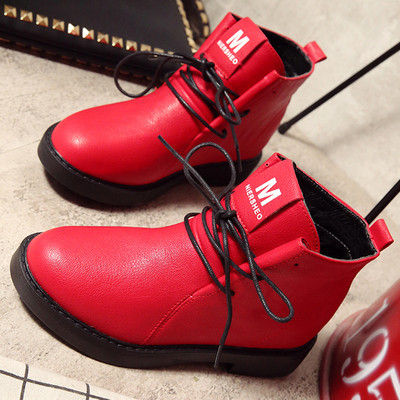 Γυναικείες μπότες με μαύρους και κόκκινους δεσμούς, κατάλληλες για την καθημερινή ζωή