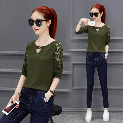 Γυναικεία μπλούζα γιατην άνοιξη και το φθινόπωρο με δαντελοτά μανίκια