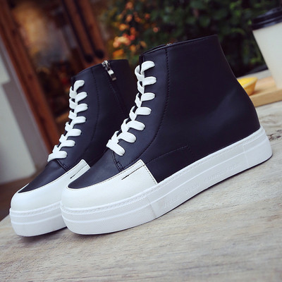 Πολύ μοντέρνα γυναικεία αθλητικά πάνινα παπούτσια, κατάλληλα για την καθημερινή ζωή