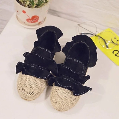 Γυναικεία μοκασίνια σε τρία χρώματα με ενδιαφέρον σχέδιο