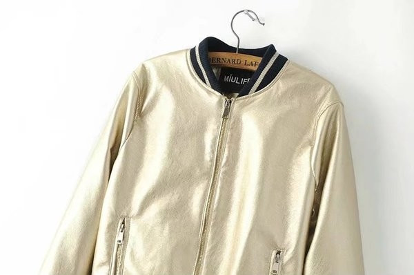 Αθλητικό κομψό γυναικείο μπουφάν από συνθετικό δέρμα