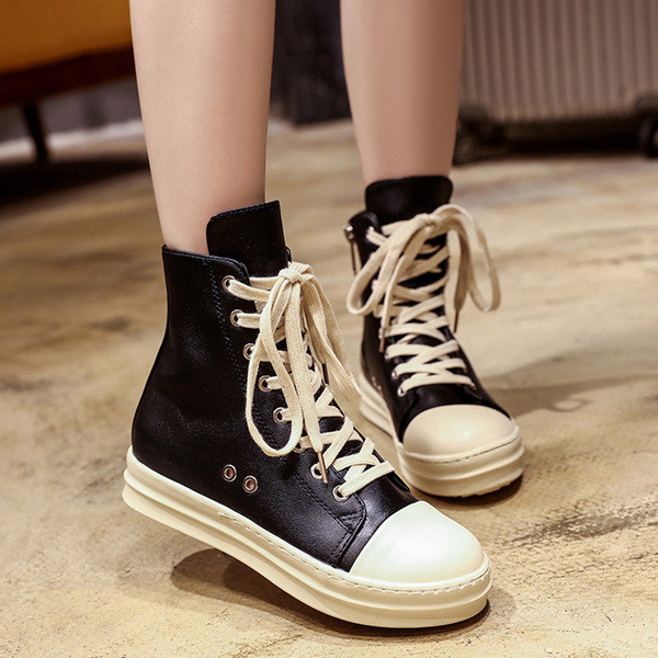 Κομψά casual γυναικεία αθλητικά παπούτσια σε μαύρο χρώμα