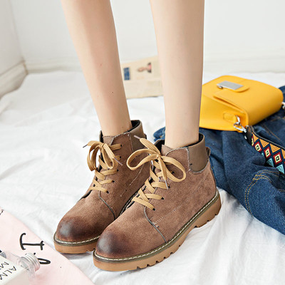 Κομψές γυναικείες ρετρό μπότες  σε διάφορα χρώματα