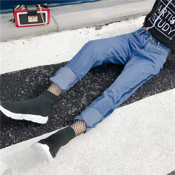 Κομψά γυναικεία  τζιν με υψηλη  μέση, τύπου Boyfriend