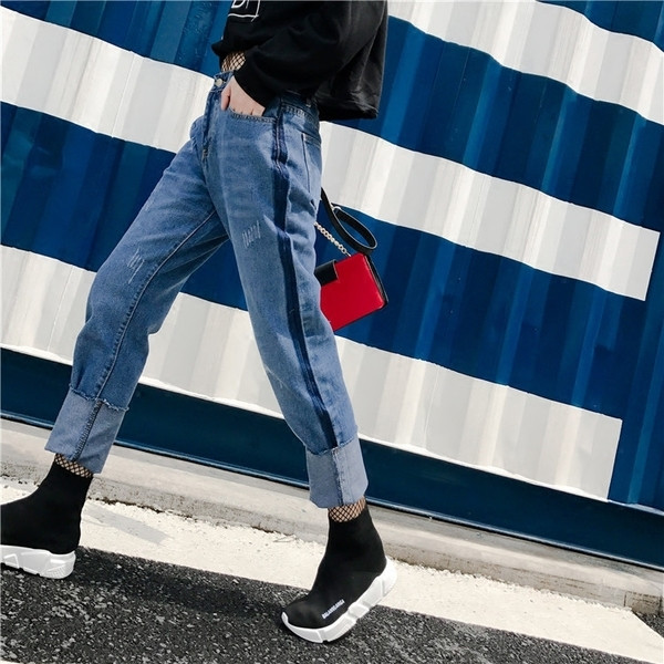 Κομψά γυναικεία  τζιν με υψηλη  μέση, τύπου Boyfriend