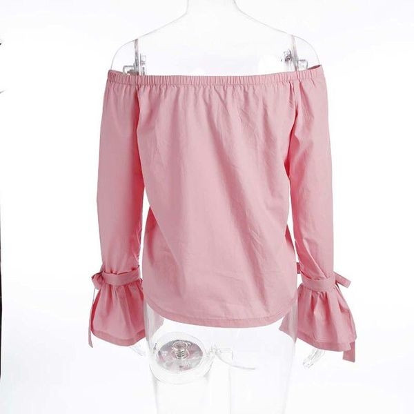 Κομψό γυναικείο πουκάμισο με γυμνούς ώμους και εντυπωσιακά μανίκια