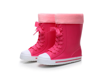 Παιδικές καουτσούκ μπότες για κορίτσια και αγόρια