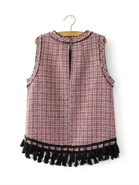 Κομψό γυναικείό αμάνικο σε περιθώρια