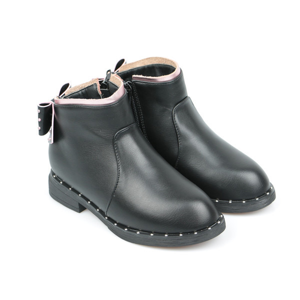 Κομψές παιδικές μπότες για κορίτσια με κορδέλα σε κόκκινο και μαύρο χρώμα