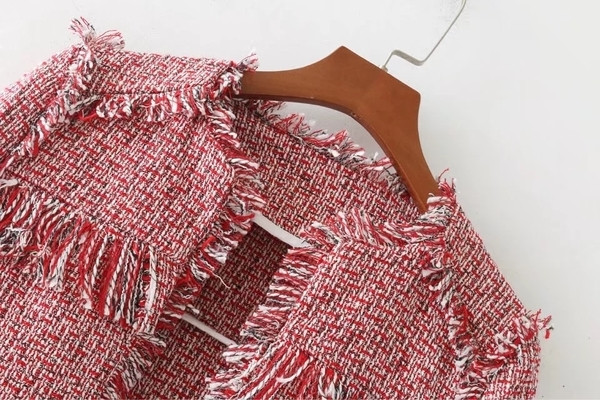 Καθημερινό γυναικείο μπουφάν για το φθινόπωρο σε κόκκινο χρώμα