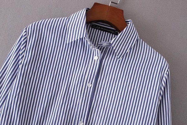 Ασύμμετρο γυναικείο πουκάμισο με ραβδί ριγέ