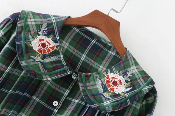 Μοντέρνο γυναικείο πουκάμισο κατάλληλο για την καθημερινή ζωή