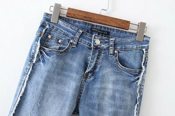 Κομψά γυναικεία τζιν κατάλληλες για την καθημερινή ζωή