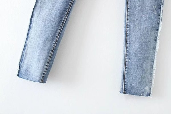 Κομψά γυναικεία τζιν κατάλληλες για την καθημερινή ζωή