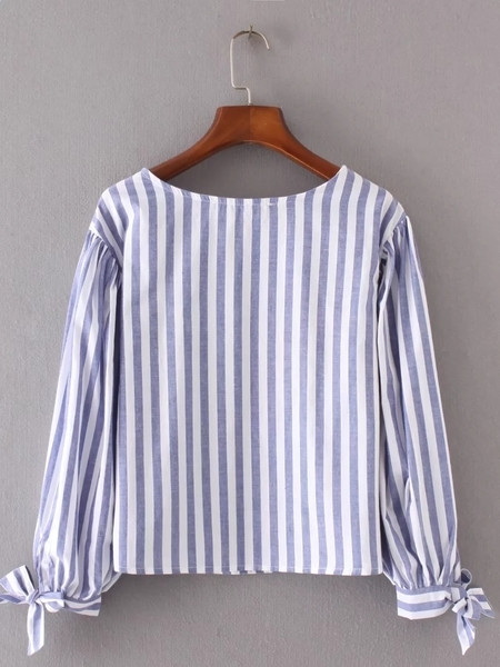 Γυναικείο πουκάμισο για το φθινόπωρο με μανικέτια με μανσέτες