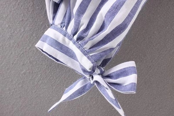 Γυναικείο πουκάμισο για το φθινόπωρο με μανικέτια με μανσέτες