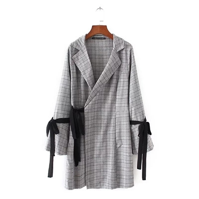 Κομψό γυναικείο παλτό με κορδέλα