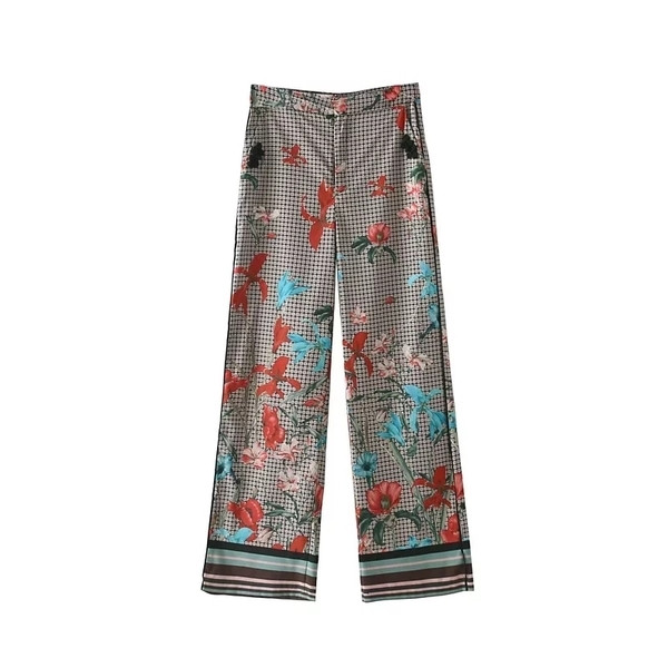 Μοντέρνα γυναικεία παντελόνια σε ίσιο μοτίβο 