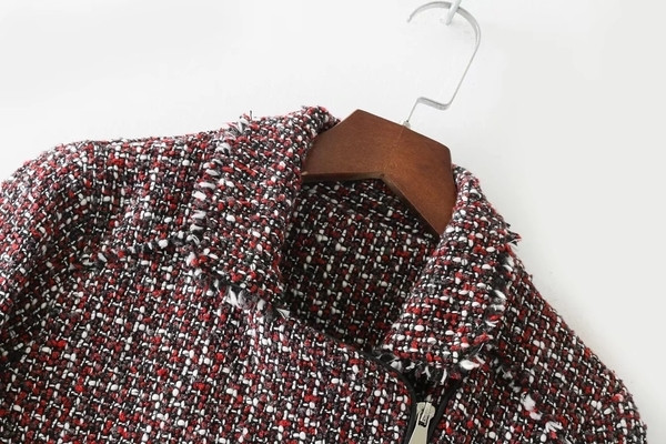 Μοντέρνο γυναικείο μπουφάν κατάλληλο για την καθημερινή ζωή