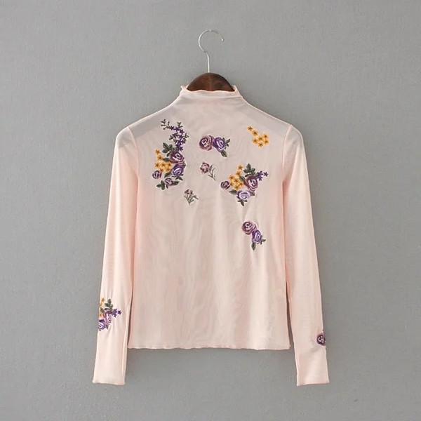 Κομψή, διαφανή γυναικεία μπλούζα σε δύο χρώματα με κεντήματα