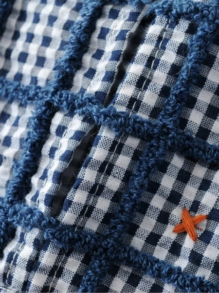 Ελαφρύ γυναικείο πουκάμισο με φούντες