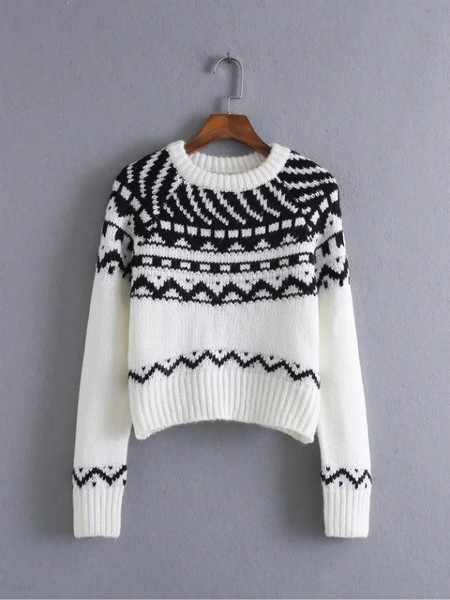 Χοντρό γυναικείο πουλόβερ κατάλληλο για κρύες μέρες