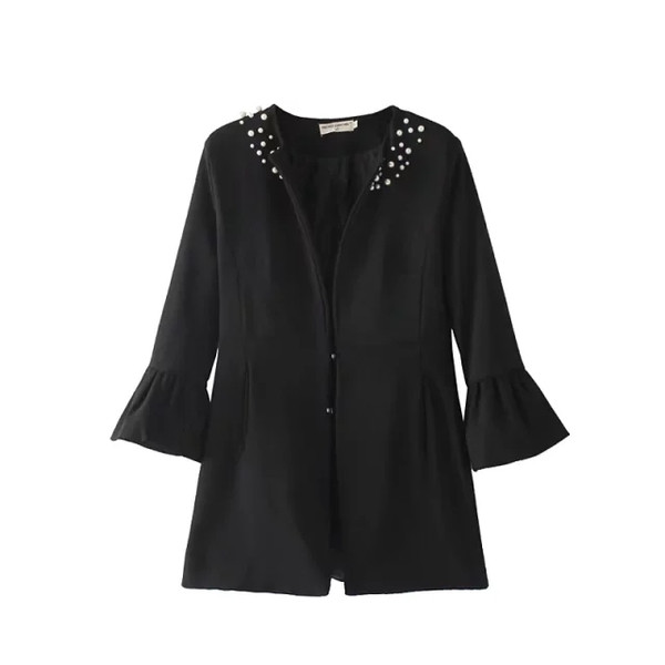 Ένα ενδιαφέρον μοντέλο γυναικείο με διακόσμηση χάντρες, σε μαύρο χρώμα