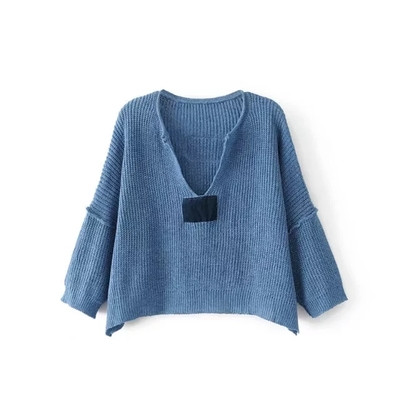 Γυναικείο πλεκτό πουλόβερ με βαθύ ντεκολτέ