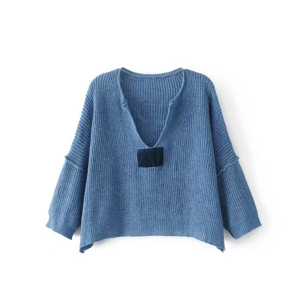 Γυναικείο πλεκτό πουλόβερ με βαθύ ντεκολτέ