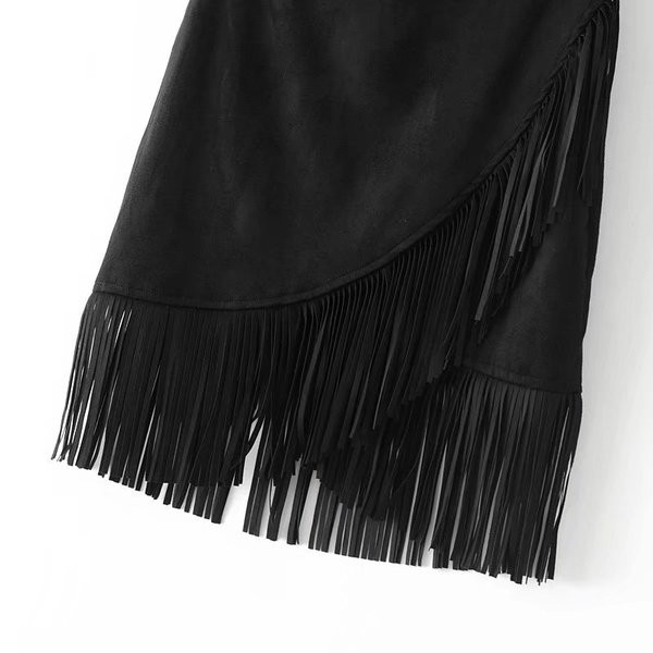 Κομψή γυναικεία φούστα σε μαύρο χρώμα με περιθώρια