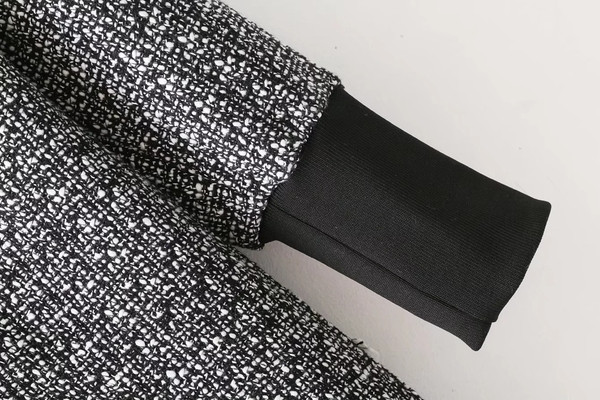 Κομψό μακρύ γυναικείο πουλόβερ με περιλαίμιο και κολάρο πόλο