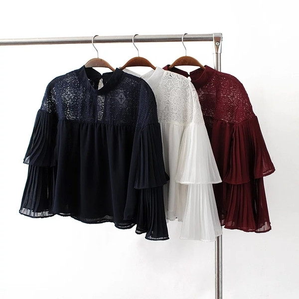 Κομψή γυναικεία μπλούζα με πέπλα και δαντέλα σε τρία χρώματα